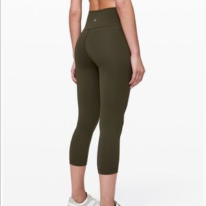 LuLuLemon Wunder Under Crop